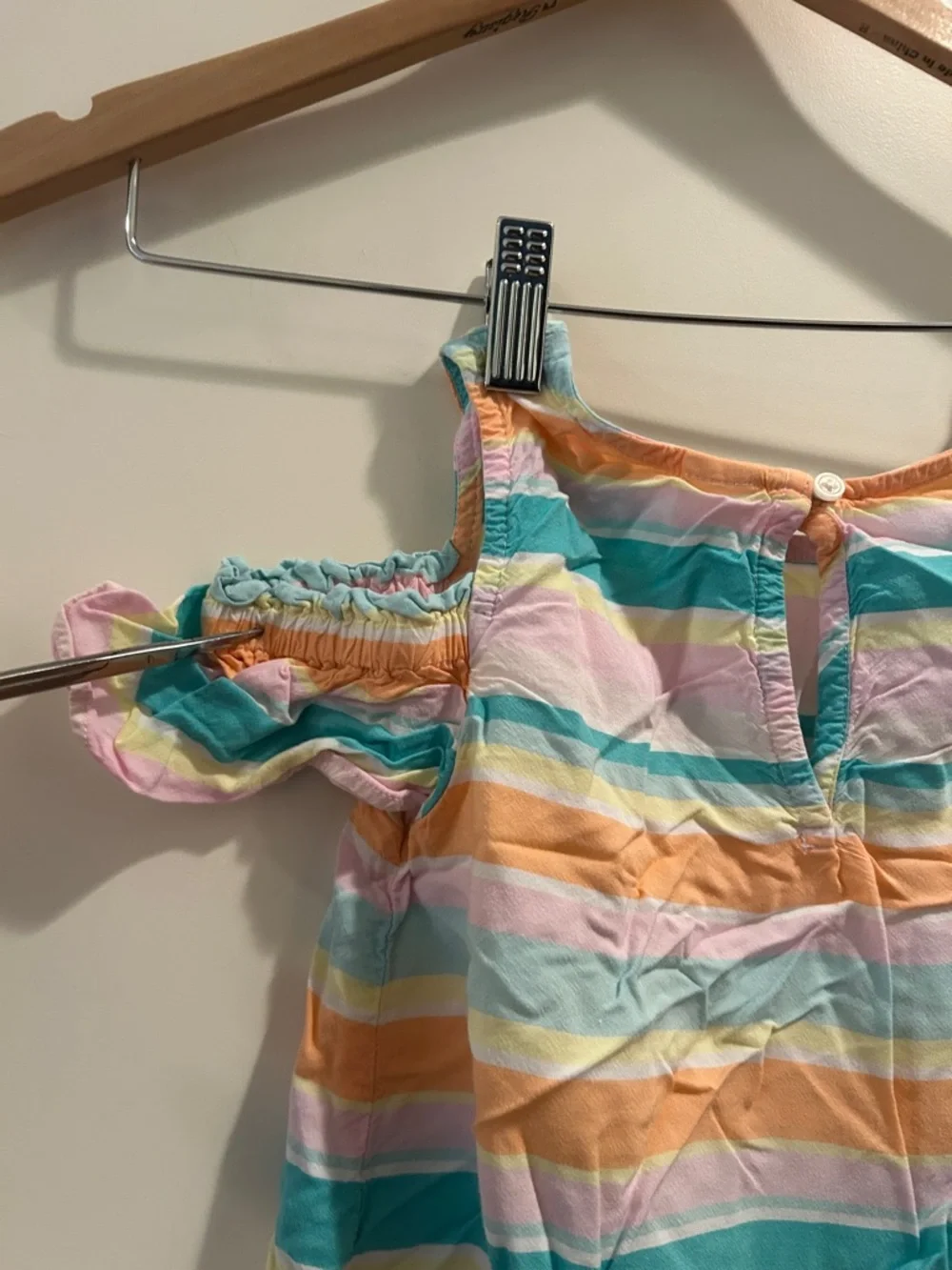 Oshkosh B’gosh Cold Shoulder elastic Ruffle Hem Stripe Pastel summer Dress size8